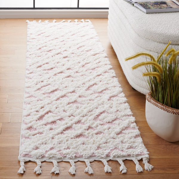 Safavieh Moroccan Tassel Shag Rug - Elegant Bohemian Design For Cozy Home Decor - Turkish Quality Craftsmanship Ivory ,Pink 65% Polypropylene,35% Jute + Poly,Cotton Mts688u-3r