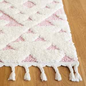 Safavieh Moroccan Tassel Shag 688 Power Loomed Polypropylene Pile Shag & Flokati Rug Ivory / Pink MTS688U-7SQ