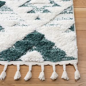 Safavieh Moroccan Tassel Shag 688 Power Loomed Polypropylene Pile Shag & Flokati Rug Green / Ivory MTS688Y-8SQ