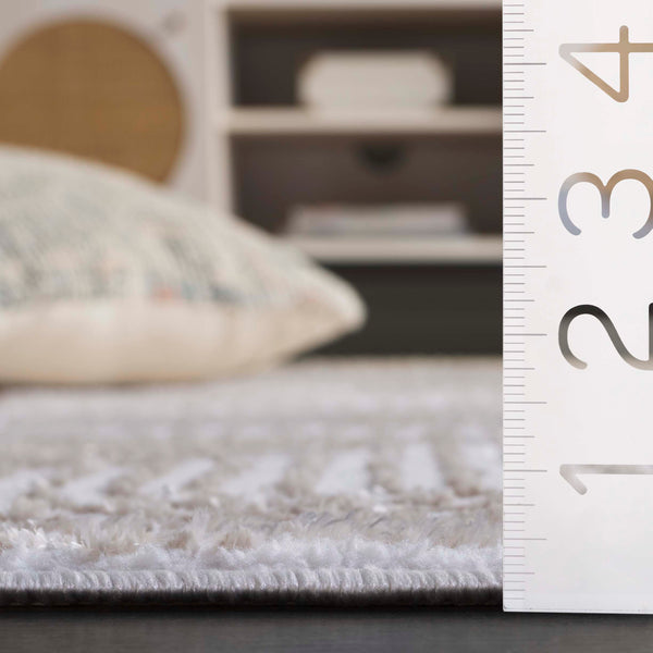 Safavieh Maya Contemporary Round Area Rug - Elegant Ivory And Beige Design For Modern Home Décor Ivory ,Beige 28%  Jute,23% Polyester Shrink,20% Polyester,15% Adhesive Material,14% Polyester Flash Mya102a-7r