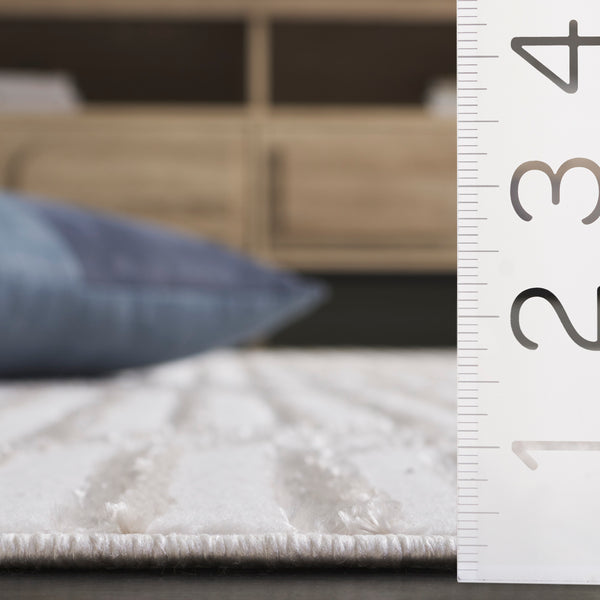 Safavieh Maya Modern Chic Area Rug - Timeless Elegance With Plush Comfort And Unique Abstract Design Ivory 28%  Jute,23% Polyester Shrink,20% Polyester,15% Adhesive Material,14% Polyester Flash Mya119a-7sq