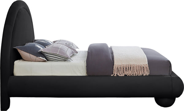 Meridian Furniture Madrid Arched Velvet Queen Bed Art Deco Sculpted Headboard Elegant Bedroom Centerpiece Black MadridBlack-Q