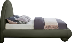Meridian Furniture Madrid Arched Velvet Queen Bed Art Deco Sculpted Headboard Elegant Bedroom Centerpiece Green MadridGreen-Q