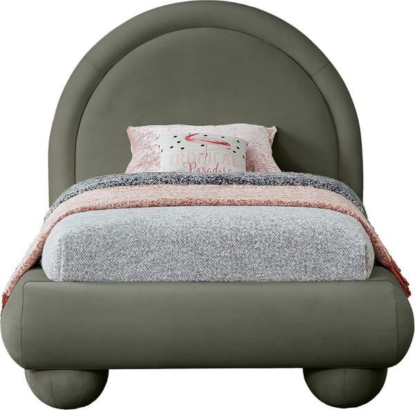 Meridian Furniture Madrid Art Deco Arched Twin Bed Plush Velvet Upholstered Sculptural Frame for Stylish Bedrooms Green MadridGreen-T