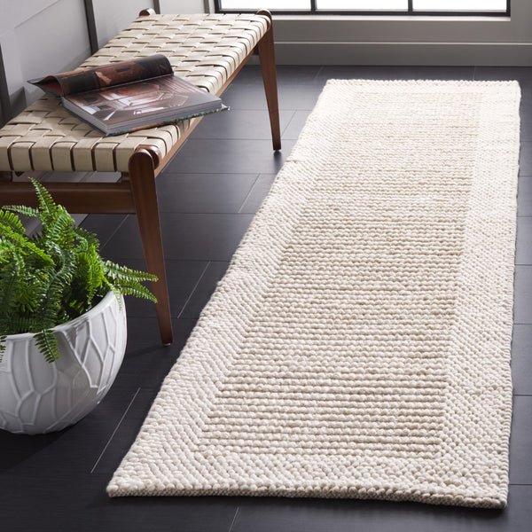 Safavieh Natura Hand Woven Area Rug - Luxurious Bohemian Elegance In Ivory For Modern Living Spaces Ivory 60% Wool,25% Pet Wool,15% Cotton Nat130a-27