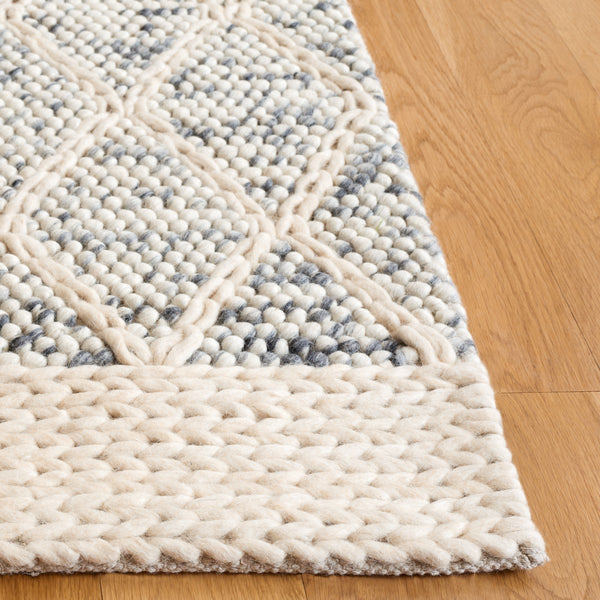 Safavieh Natura 131 NAT131 Hand Woven Bohemian Rug Grey / Ivory NAT131F-8