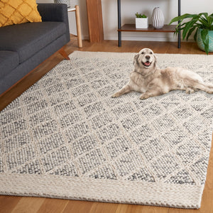 Safavieh Natura 131 NAT131 Hand Woven Bohemian Rug Grey / Ivory NAT131F-8