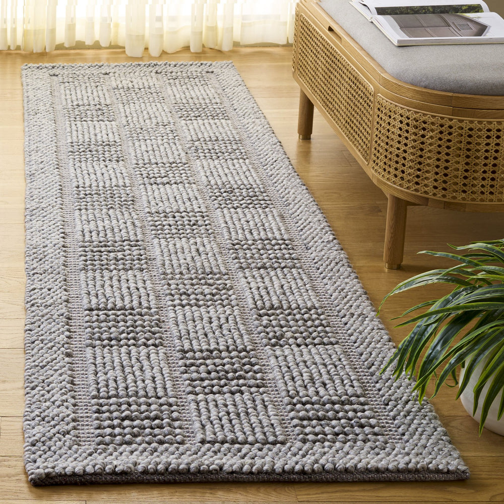 Safavieh Natura Hand-Woven Grey Area Rug — Wool Blend Low-Profile 5X8 Accent Rug For Modern Minimalist Homes 5'-0" x 8'-0" NAT141F-5
