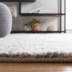 Safavieh Natura Hand-loomed Wool And Cotton Area Rug – Timeless Elegance For Every Corner Of Your Home Grey ,Ivory 80% Wool And 20% Cotton Nat182f-2