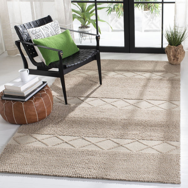 Safavieh Natura Hand Woven Wool And Cotton Rug - Minimalist Scandinavian Style For Elegant Home Spaces Beige 80% Wool And 20% Cotton Nat217a-210