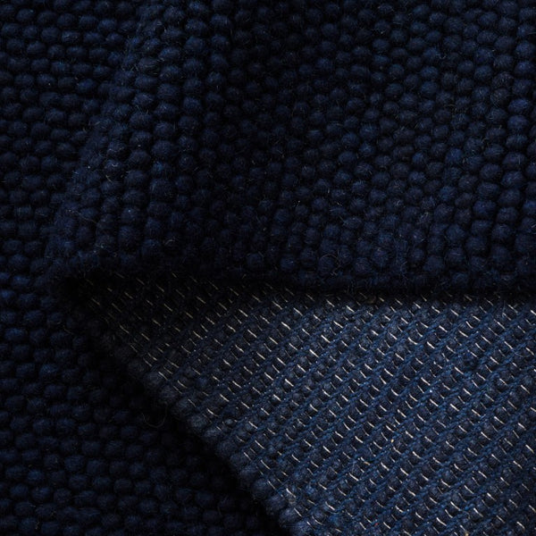 Safavieh Natura Hand Woven Wool Cotton Blend Solid Navy Area Rug for Living and Bedroom NAT220N-5