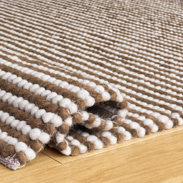 Safavieh Natura Hand-Woven Wool Cotton Area Rug Earthy Ivory Tones for Living Room Bedroom NAT220R-5