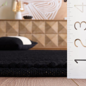 Safavieh Natura Hand Woven Wool Cotton Solid Black Accent Rug for Modern and Traditional Rooms NAT220Z-3