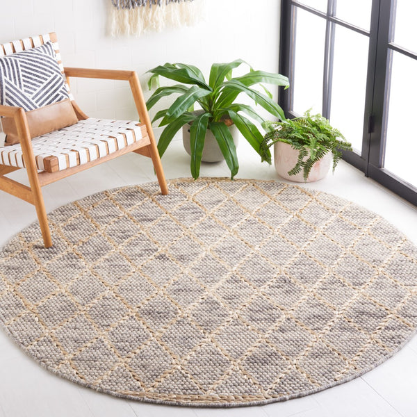 Safavieh Natura Handwoven Geometric Runner Rug - Elevate Your Home With Timeless Style And Comfort Light Grey ,Natural 80% Wool,20% Cotton Nat223g-213