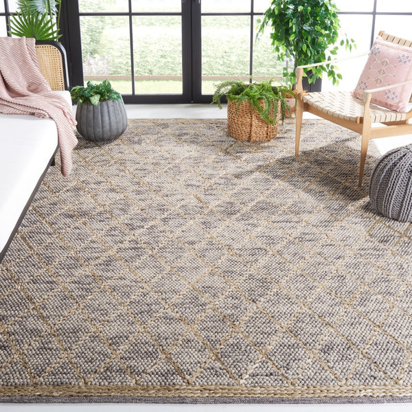 Safavieh Natura Handwoven Geometric Runner Rug - Elevate Your Home With Timeless Style And Comfort Light Grey ,Natural 80% Wool,20% Cotton Nat223g-213