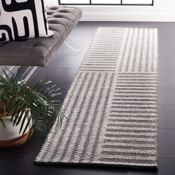 Safavieh Natura Exquisite Hand-woven Area Rug – Modern Design With Timeless Craftsmanship For Any Space Ivory ,Black 60% Wool,40% Cotton Nat227z-6sq