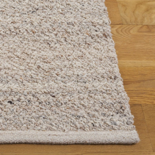 Safavieh Natura Handwoven Wool Accent Rug Artisan Crafted for Entryways and Cozy Small Spaces Beige NAT228B-2