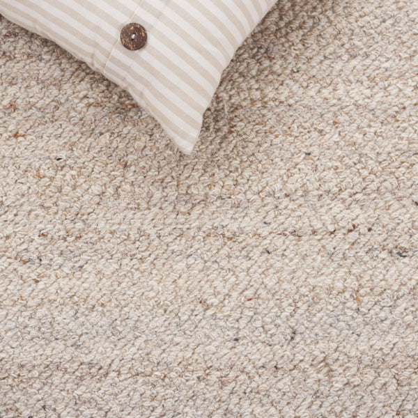 Safavieh Natura Handwoven Wool Accent Rug Artisan Crafted for Entryways and Cozy Small Spaces Beige NAT228B-2