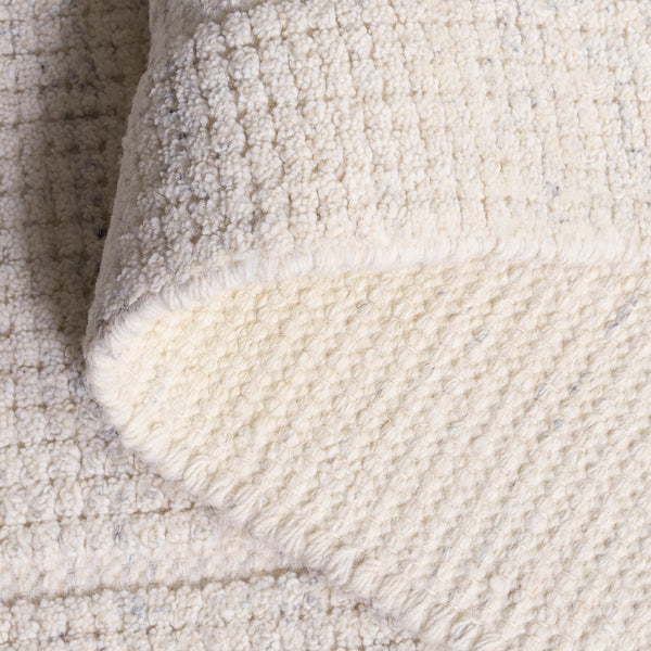 Safavieh Natura Hand-Woven Grey Wool Rug — Scandinavian-Inspired Plush Texture, Durable Indian Craftsmanship 4'-0" x 6'-0" NAT229F-4