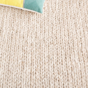 Safavieh Natura Handwoven Wool Viscose Area Rug Soft Tonal Weave for Living Room or Bedroom Beige NAT254B-5