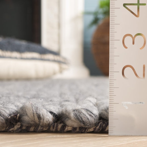 Safavieh Natura Handwoven Wool Viscose Area Rug Soft Tonal Weave for Living Room or Bedroom Grey NAT254F-5