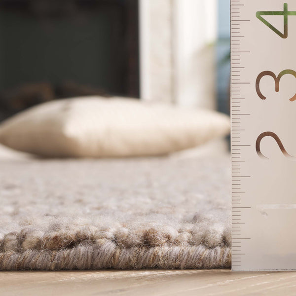 Safavieh Natura Handcrafted Area Rug - Elegant Minimalist Design For Luxurious Comfort And Timeless Style Beige 70% Wool,20% Nylon,10% Cotton Nat257b-3