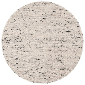 Safavieh Natura Handcrafted Area Rug - Elegant Minimalist Design For Luxurious Comfort And Timeless Style Light Grey ,Ivory 70% Wool,20% Nylon,10% Cotton Nat257g-5