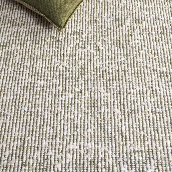 Safavieh Natura Hand Woven Runner Rug – Luxurious Modern Style For Hallways, Artisanal Charm And Elegance Green ,Ivory 70% Wool,20% Cotton,10% Polyester Nat259y-5