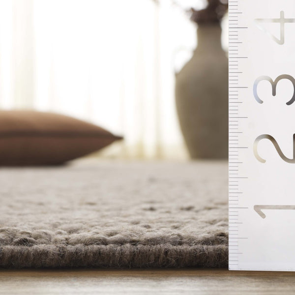 Safavieh Natura Handwoven Area Rug - Luxurious Comfort And Timeless Elegance For Modern Home Decor Spaces Taupe ,Ivory 70% Wool,20% Nylon,10% Cotton Nat260e-3