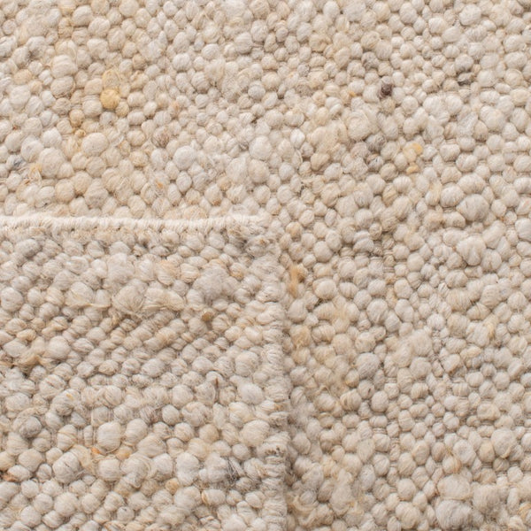 Safavieh Natura Handwoven Wool Cotton Ivory Accent Rug for Entryways Bedside and Reading Nooks Off-White 2'-0" x 3'-0" NAT263A-2