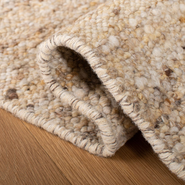 Safavieh Natura Hand Woven Elegant Wool And Cotton Accent For Hallways, Perfect For Minimalist Interiors Beige 80% Wool And 20% Cotton Nat263b-210