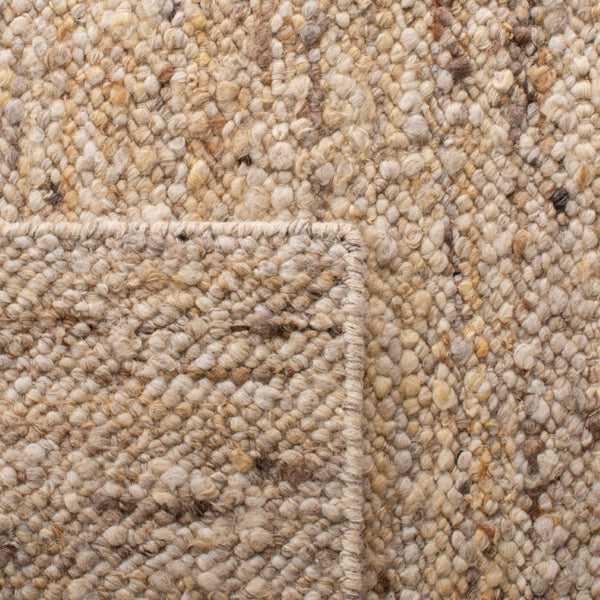 Safavieh Natura Handwoven Wool Cotton Ivory Accent Rug for Entryways Bedside and Reading Nooks Beige 6'-0" x 9'-0" NAT263B-6