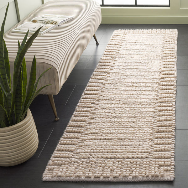 Safavieh Natura Bohemian-inspired Runner Rug - Handcrafted Elegance For Hallways And Entryways, Durable Comfort Beige 80% Wool,20% Cotton Nat286b-28