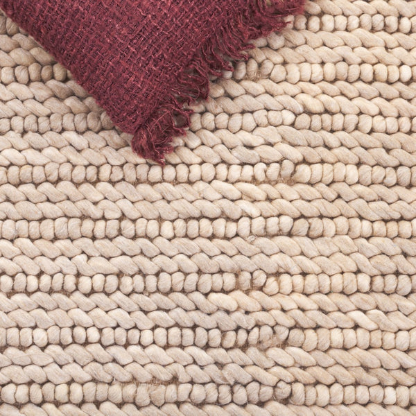 Safavieh Natura Handcrafted Bohemian Area Rug - Luxurious Wool And Cotton Blend For Timeless Elegance Taupe 80% Wool,20% Cotton Nat286e-6