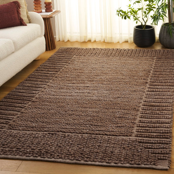 Safavieh Natura Handcrafted Bohemian Area Rug - Luxurious Wool And Cotton Blend For Timeless Elegance Brown 80% Wool,20% Cotton Nat286t-8
