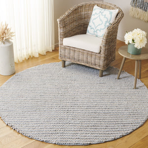 Safavieh Natura Handcrafted Bohemian Area Rug – Elegant Design, Durable Wool & Cotton Blend For Stylish Living Spaces Light Blue ,Ivory 80% Wool,20% Cotton Nat287l-6