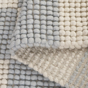 Safavieh Natura Bohemian-inspired Area Rug - Stylish, Durable, And Cozy Addition For Any Home Décor Light Blue ,Ivory 80% Wool,20% Cotton Nat288l-4