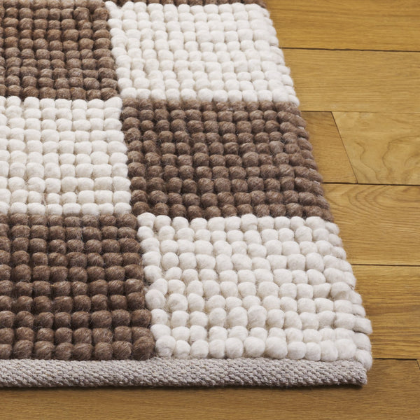 Safavieh Natura Runner Area Rug - Luxurious Handmade Flatweave Design For Timeless Bohemian Home Decor Brown ,Ivory 80% Wool,20% Cotton Nat288t-5