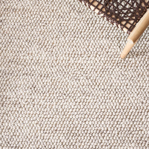 Safavieh Natura Hand Woven Wool Runner Rug in Soft Grey Ivory for Hallways and Entryways NAT425F-217