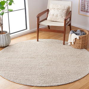 Safavieh Natura Hand-woven Rug - Elegant Home Décor Accent With Plush Pile Height And Timeless Craftsmanship Grey ,Ivory 70% Wool 20% Cotton And 10% Polyester. Nat425f-215