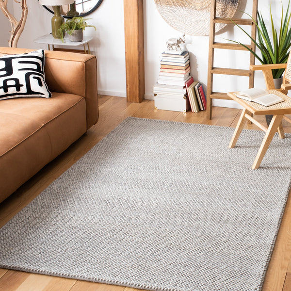 Safavieh Natura Hand-woven Rug - Elegant Home Décor Accent With Plush Pile Height And Timeless Craftsmanship Silver 70% Wool 20% Cotton And 10% Polyester. Nat425g-215
