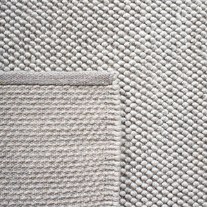 Safavieh Natura Hand-woven Rug - Elegant Home Décor Accent With Plush Pile Height And Timeless Craftsmanship Silver 70% Wool 20% Cotton And 10% Polyester. Nat425g-215