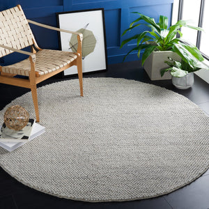 Safavieh Natura Hand-woven Rug - Elegant Home Décor Accent With Plush Pile Height And Timeless Craftsmanship Silver 70% Wool 20% Cotton And 10% Polyester. Nat425g-215