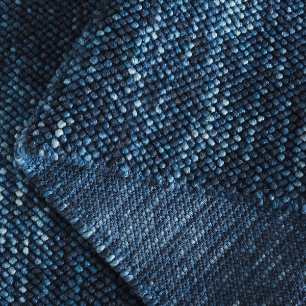 Safavieh Natura Handwoven Area Rug - Exquisite Indian Craftsmanship For Elegant Living Spaces And Comfort Navy ,Blue 70% Wool 20% Cotton And 10% Polyester. Nat425n-5