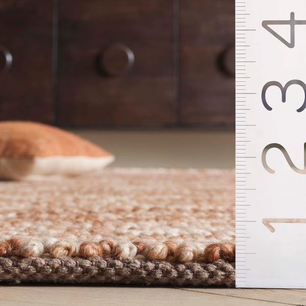 Safavieh Natura Handwoven Area Rug - Exquisite Indian Craftsmanship For Elegant Living Spaces And Comfort Rust ,Brown 70% Wool 20% Cotton And 10% Polyester. Nat425p-5