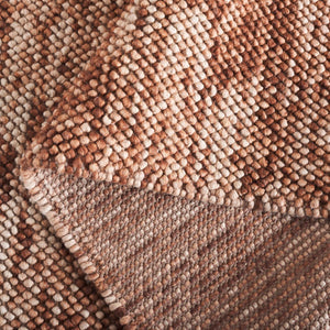 Safavieh Natura Handwoven Area Rug - Timeless Elegance In A Versatile Design For Luxurious Home Décor Rust ,Brown 70% Wool 20% Cotton And 10% Polyester. Nat425p-4