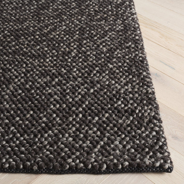 Safavieh Natura Handwoven Area Rug - Exquisite Indian Craftsmanship For Elegant Living Spaces And Comfort Black ,Grey 70% Wool 20% Cotton And 10% Polyester. Nat425z-5