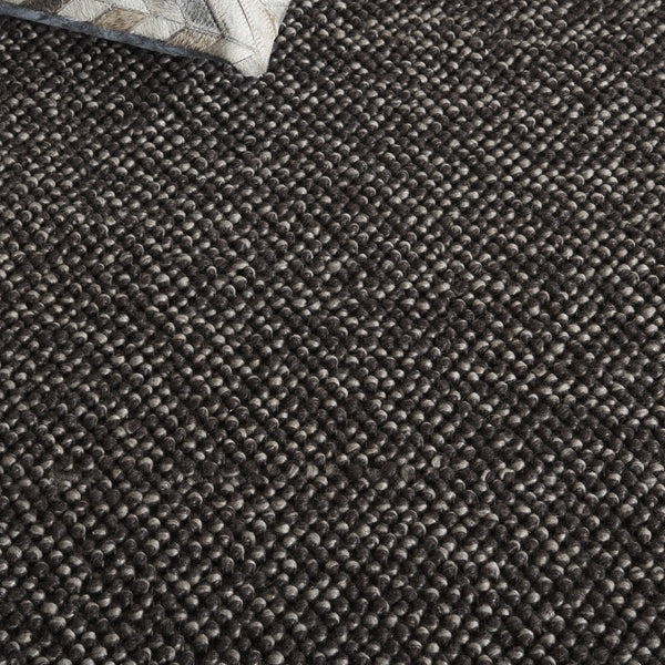 Safavieh Natura Handwoven Area Rug - Exquisite Indian Craftsmanship For Elegant Living Spaces And Comfort Black ,Grey 70% Wool 20% Cotton And 10% Polyester. Nat425z-5