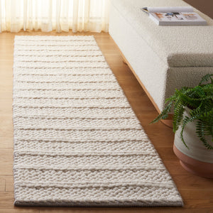 Safavieh Natura Modern Wool Runner Rug - Luxurious Hand-loomed Design For Elegant Home Spaces And Comfort Ivory Wool Pile Nat702a-5