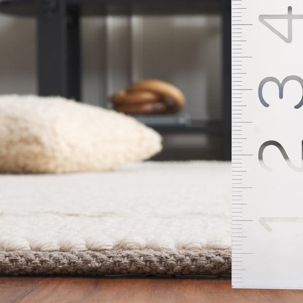 Safavieh Natura Luxurious Hand-loomed Wool Rug For Modern Elegance And Timeless Sophistication In Homes Ivory Wool Pile Nat705a-5